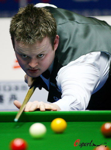 现出自信的 现出自信的