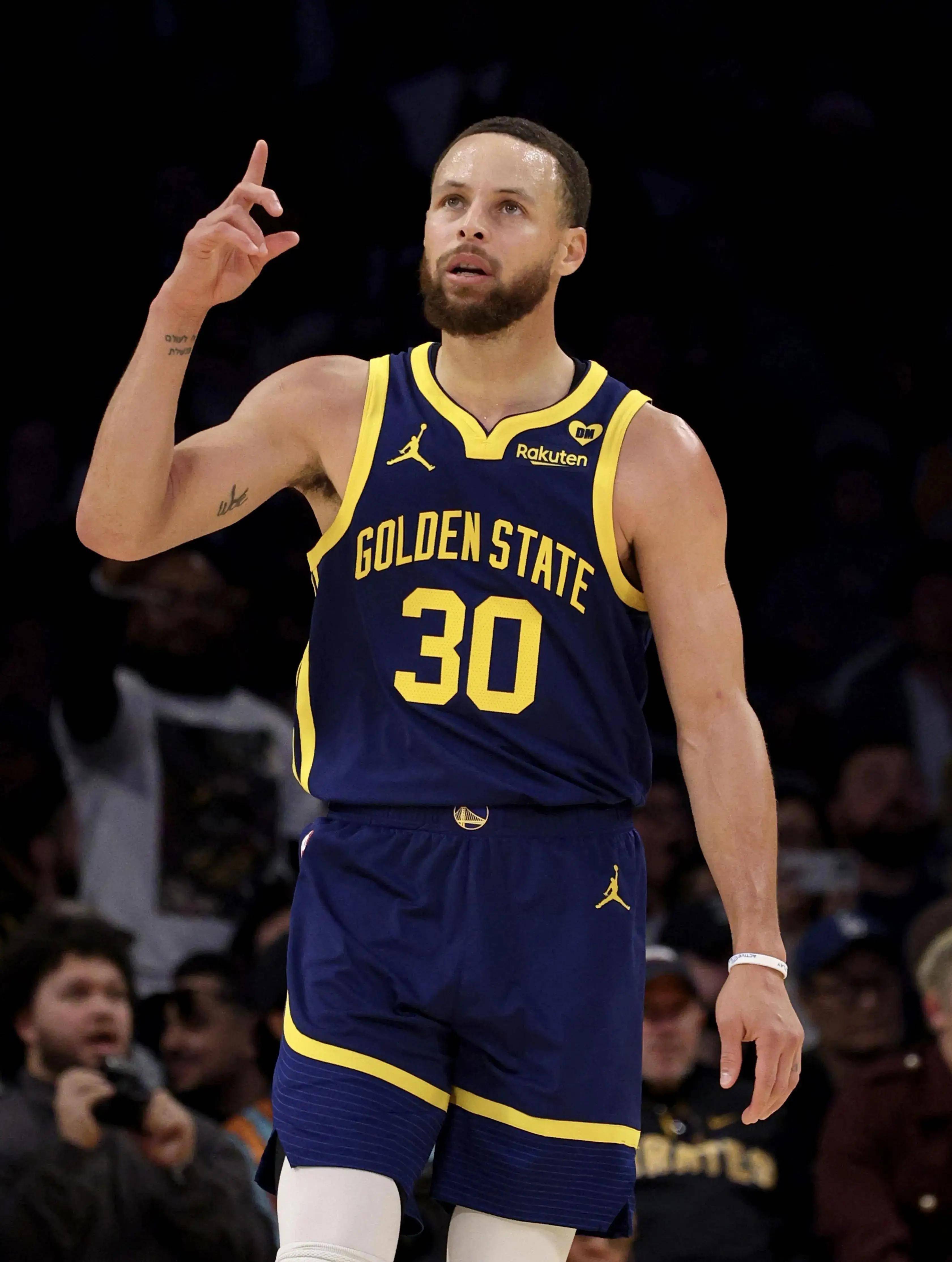 她以总成绩 她以总成绩